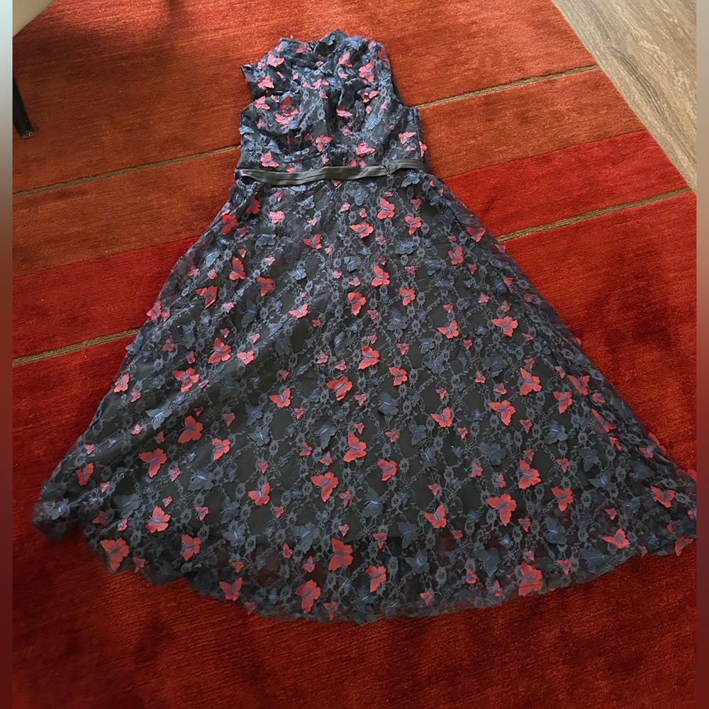 Chic Floral Midi Dress in Navy and Red